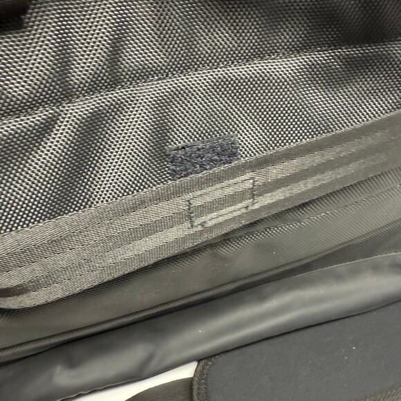 Dell Pro Briefcase 15 - Picture 8 of 8